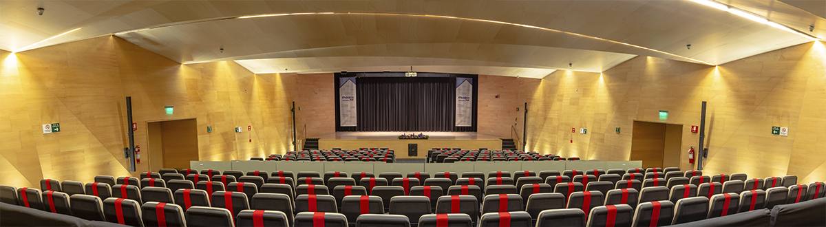 Auditorio principal – Vista panorámica Médica Sur Copyright