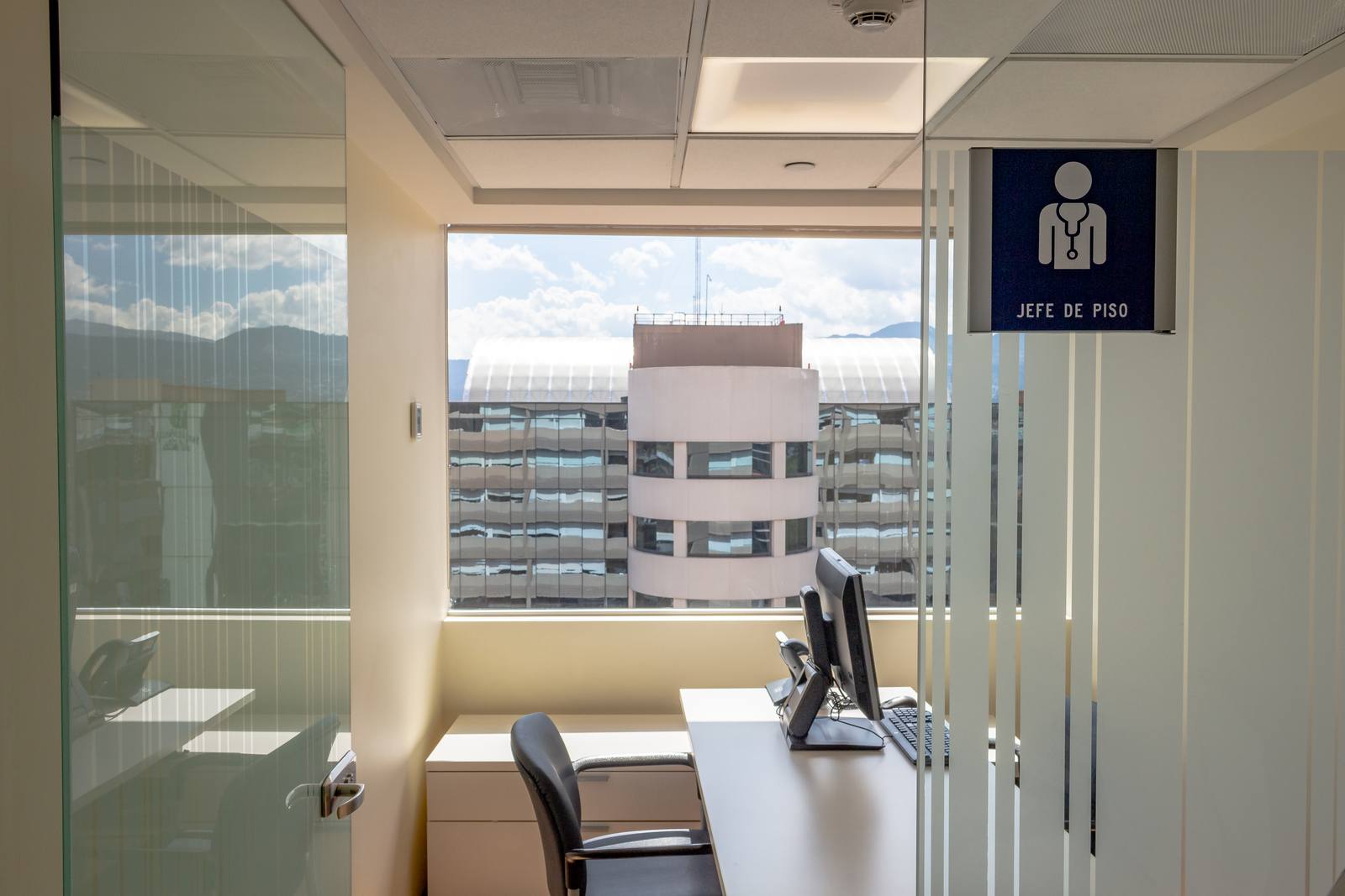 Oficina de Médico responsable de piso Médica Sur Copyright